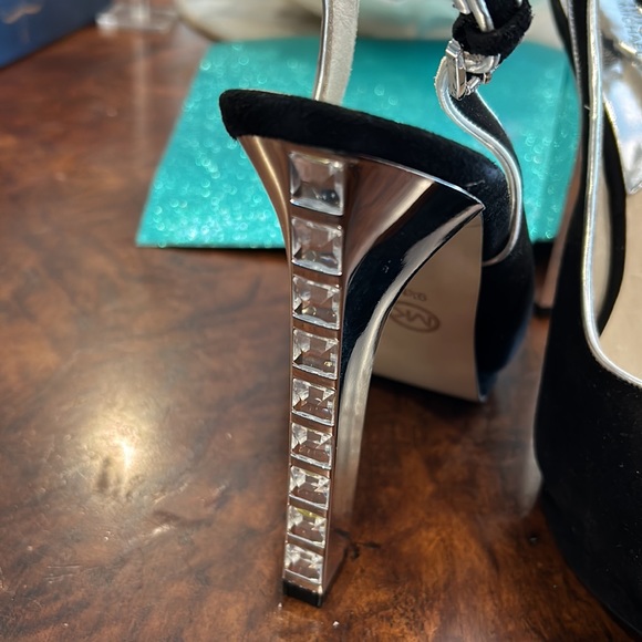 Michael Kors Black Platform Mirror & Stoned Heels,NWT - Picture 4 of 12